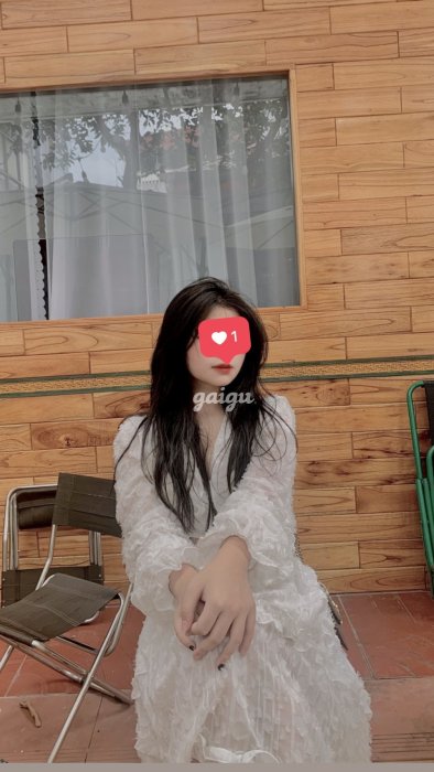 Vân Alice - Em hàng non mơn mởn , mới đi làm lần đầu , hàng họ tươi mới