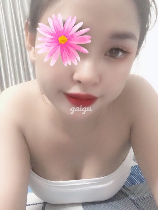Ngọc Ánh - Em gái non tơ , mới vào nghề , ngoan ngoãn dễ bảo