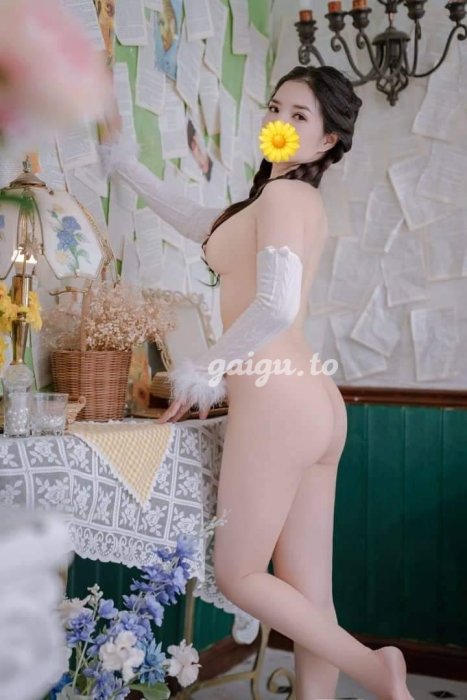 Ngọc Lan - Thân hình nuột nà , xinh đẹp , da trắng , chiều khách như người yêu