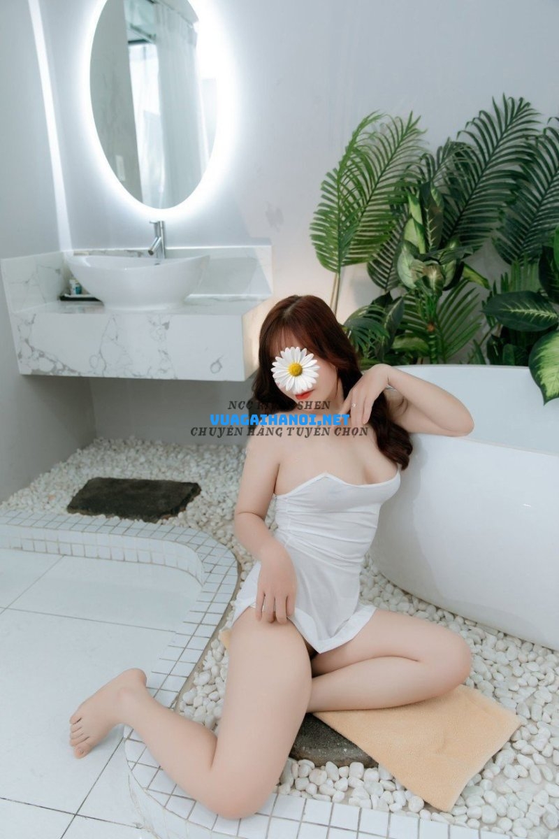 <CẦU DIỄN> BÉ LINH LAN MÔNG TO, BƯỚM BỰ, NƯỚC BÍM LÊNH LÁNG, YÊU CHIỀU MỌI TƯ THẾ CHỊCH