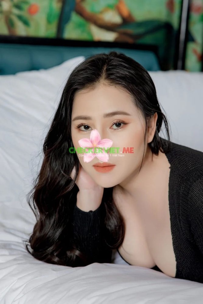 Tĩnh Hân - Mặt xinh xuất sắc , body cực phẩm