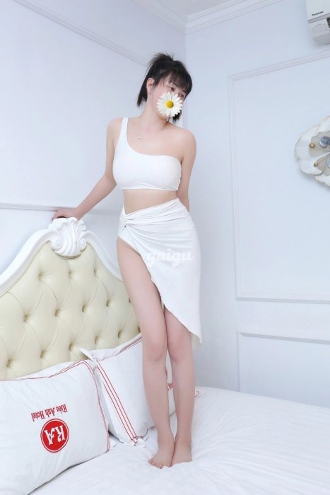 Tú Linh - Mặt xinh dáng đẹp, làm tình siêu việt